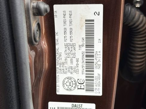 Used 2017 Toyota Tundra 4x4 CrewMax image 26