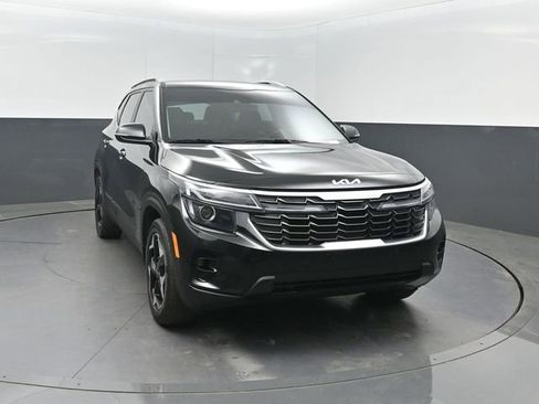 Used 2025 Kia Seltos EX image 32