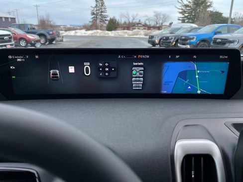 New 2026 Ford Expedition Active image 16