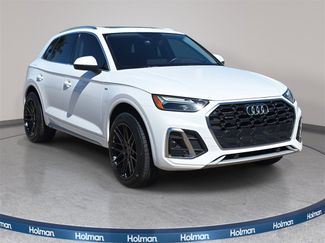 Used 2022 Audi Q5 2.0T Premium w/ Convenience Package image 1