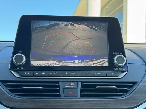 Used 2025 Nissan Altima 2.5 SV FWD image 23