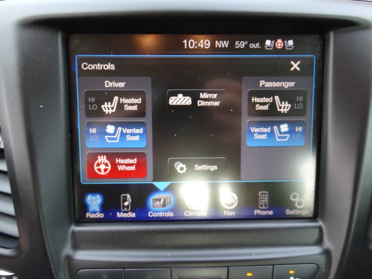 Used 2015 Chrysler 200 C w/ Safetytec Group FWD image 26