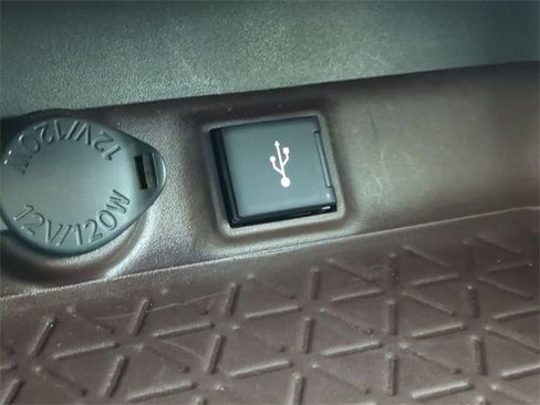 Certified 2020 Toyota RAV4 Limited image 23