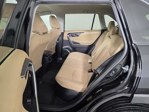 Used 2020 Toyota RAV4 LE AWD/4WD image 22