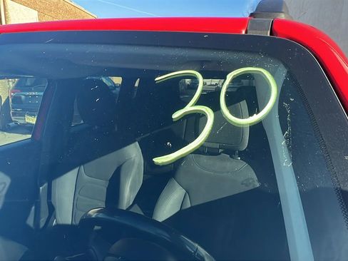 Used 2018 Jeep Renegade Latitude image 33