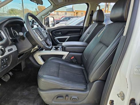 Used 2018 Nissan Titan PRO-4X w/ Pro-4x Utility Package image 16