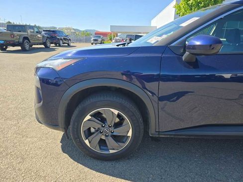 Used 2024 Nissan Rogue SV FWD image 20