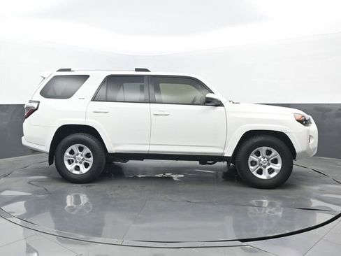 Used 2021 Toyota 4Runner SR5 image 2