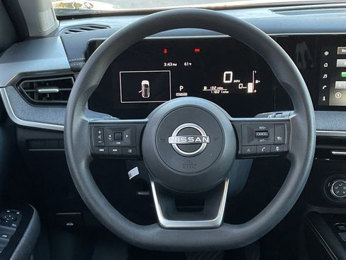 Used 2025 Nissan Kicks SV image 21