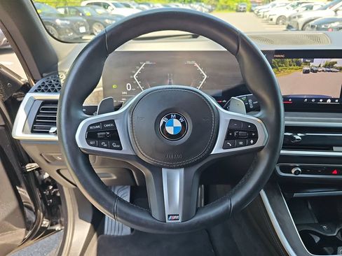 Used 2025 BMW X5 xDrive40i w/ M Sport Package AWD/4WD image 17