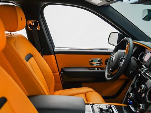 Certified 2024 Rolls-Royce Cullinan Black Badge w/ Driver's Package image 70