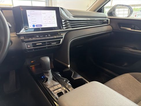 Used 2025 Toyota Camry LE FWD image 21