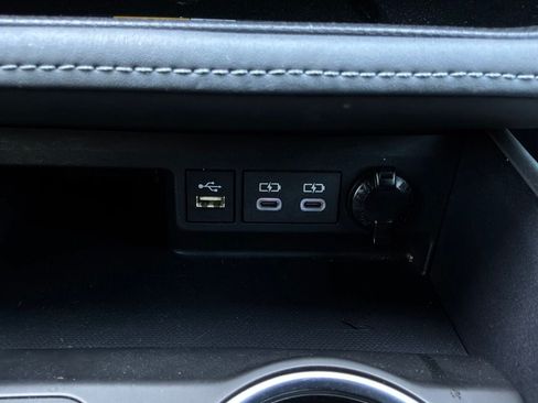 Used 2025 Toyota Highlander XSE AWD/4WD image 31