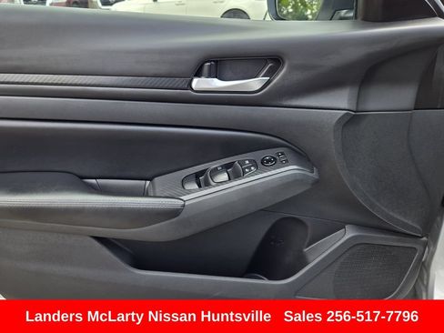 Used 2024 Nissan Altima 2.5 SV FWD image 20