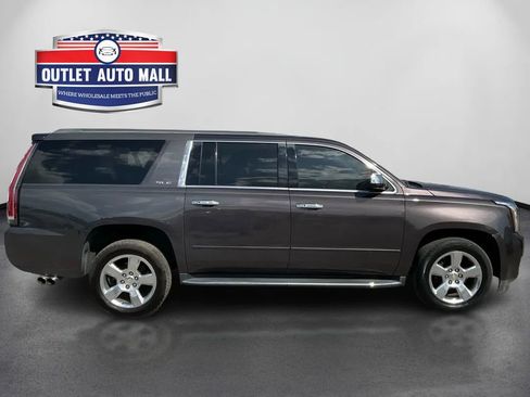 Used 2017 GMC Yukon XL SLE w/ Convenience Package RWD image 2