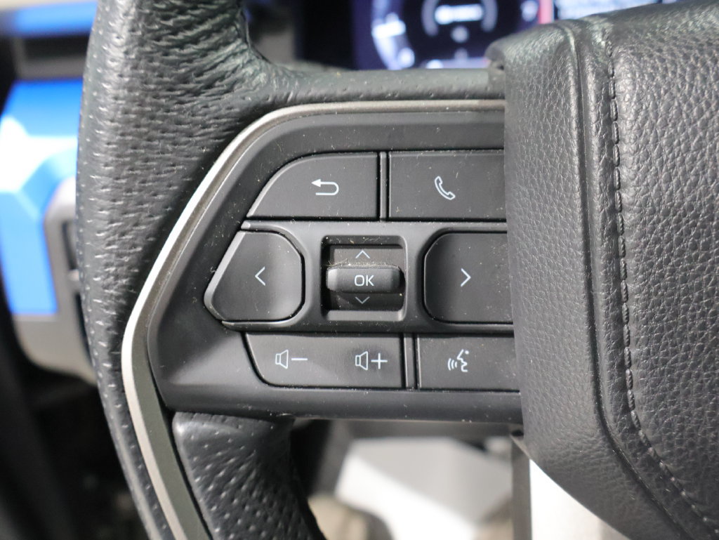 Used 2025 Toyota Tacoma TRD Sport AWD/4WD image 34
