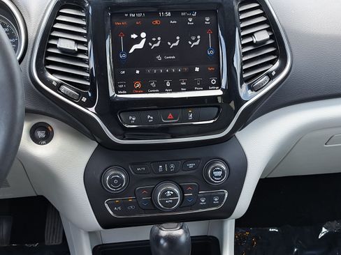 Used 2021 Jeep Cherokee Limited w/ Elite Package FWD image 20