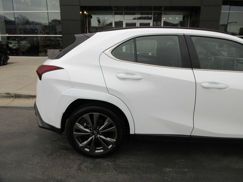 Used 2025 Lexus UX 300h AWD image 11