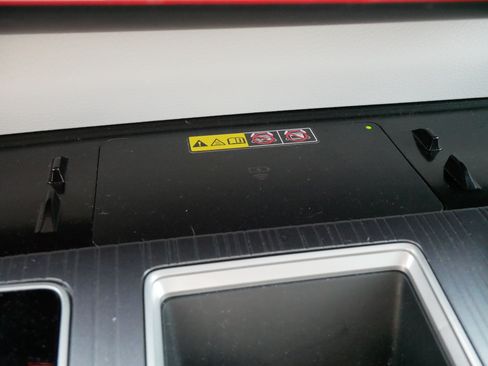 Certified 2026 Toyota Sienna LE FWD image 31