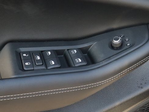 New 2025 Jeep Grand Cherokee Laredo w/ Luxury Tech Group I image 10