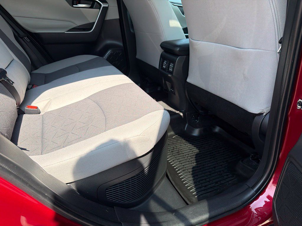 Used 2024 Toyota RAV4 XLE w/ Convenience Package AWD/4WD image 16