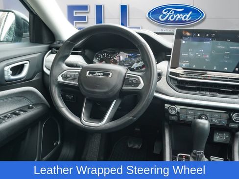 Used 2022 Jeep Compass Latitude w/ Sun and Sound Group AWD/4WD image 19