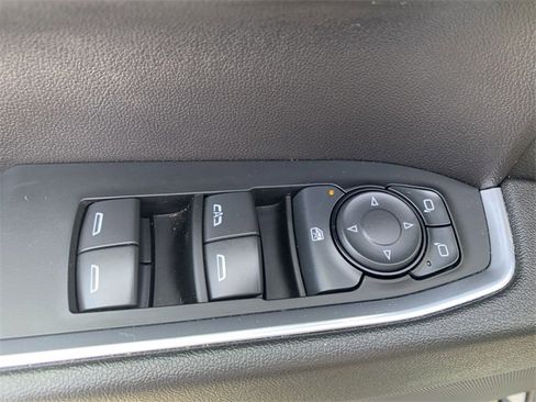 Used 2024 GMC Sierra 1500 Elevation image 23