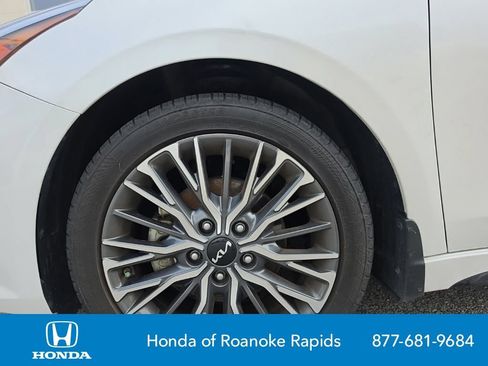 Used 2023 Kia Forte GT-Line FWD image 9