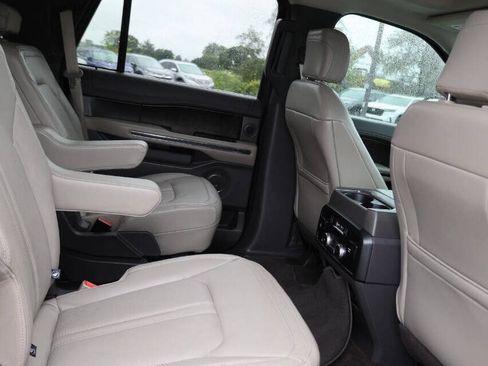 Used 2019 Ford Expedition Limited w/ Equipment Group 302A AWD/4WD image 16