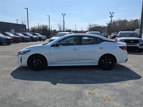 Used 2025 Nissan Sentra SR w/ SR Premium Package image 6