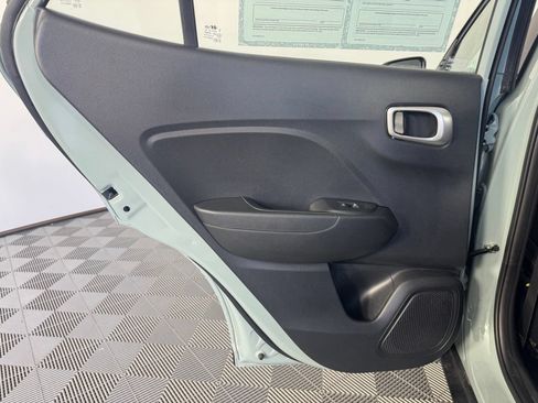 Used 2025 Hyundai Venue SEL FWD image 26