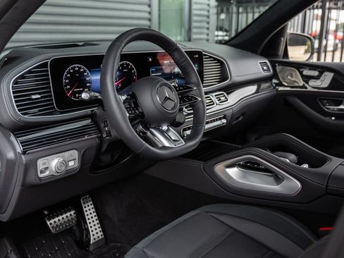 Used 2025 Mercedes-Benz GLS 63 AMG 4MATIC image 25