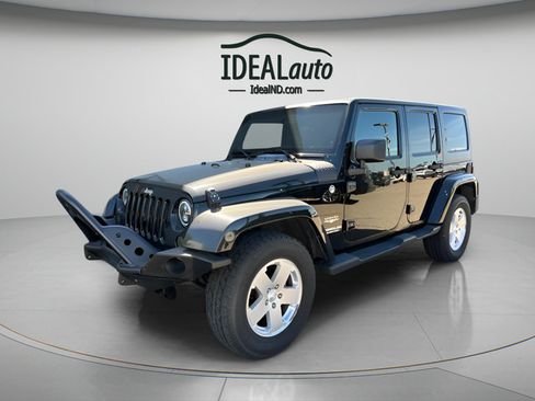 Used 2012 Jeep Wrangler Unlimited Sahara w/ Dual Top Group AWD/4WD image 6