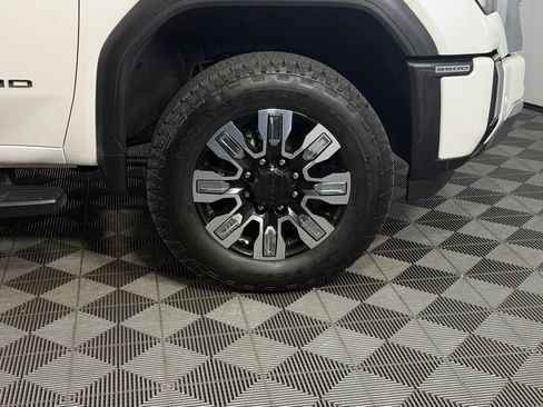 Used 2025 GMC Sierra 3500 Denali w/ Denali Reserve Package AWD/4WD image 12