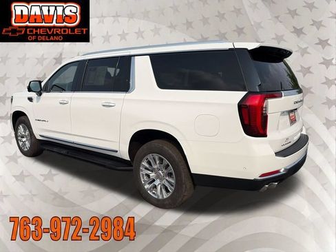 Used 2025 GMC Yukon XL Denali AWD/4WD image 7