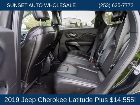 Used 2019 Jeep Cherokee Latitude Plus AWD/4WD image 70
