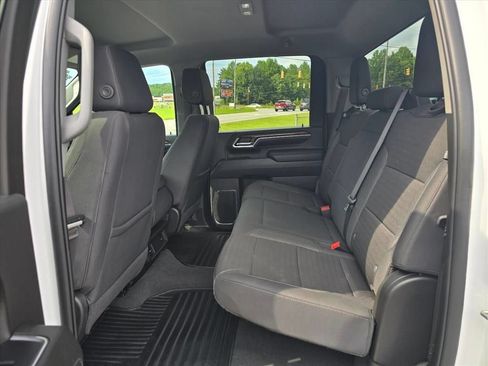 Used 2024 Chevrolet Silverado 2500 LT AWD/4WD image 10