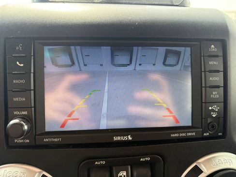 Used 2013 Jeep Wrangler Unlimited Sahara w/ Connectivity Group AWD/4WD image 13