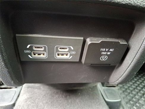 Used 2021 Jeep Cherokee Limited image 11