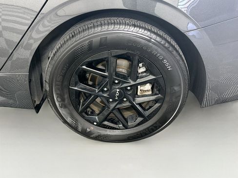 Used 2025 Kia K5 LXS image 11