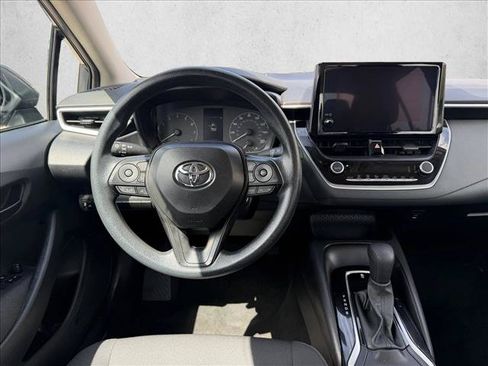 Used 2025 Toyota Corolla LE FWD image 11