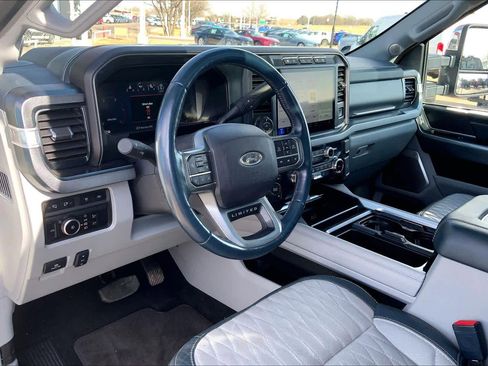 Certified 2024 Ford F250 Limited w/ FX4 Off-Road Package image 17