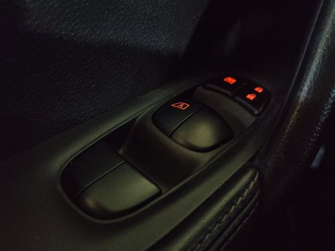 Used 2020 Nissan Rogue Sport SV FWD image 27