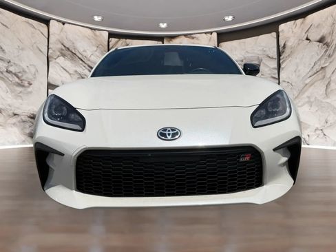 Used 2025 Toyota GR86 Premium w/ ALL Weather Mat Package (TMS) RWD image 2