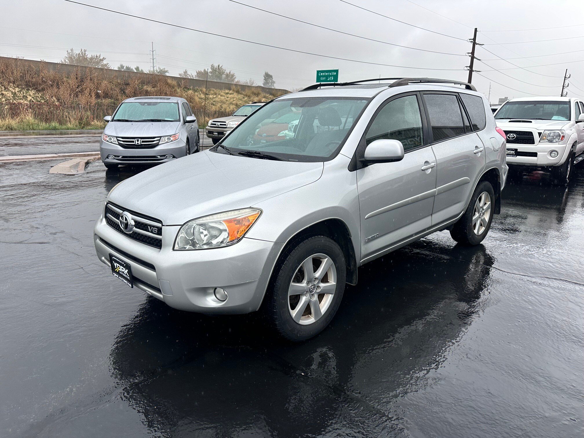 Used 2008 Toyota RAV4 Limited w/ Tow Prep Pkg AWD/4WD image 2