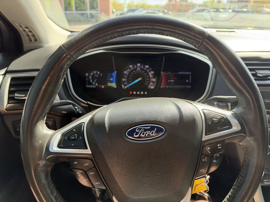 Used 2014 Ford Fusion SE w/ Equipment Group 202A FWD image 18