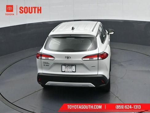 Used 2024 Toyota Corolla Cross L AWD/4WD image 42