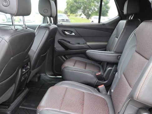 Used 2022 Chevrolet Traverse High Country AWD/4WD image 17