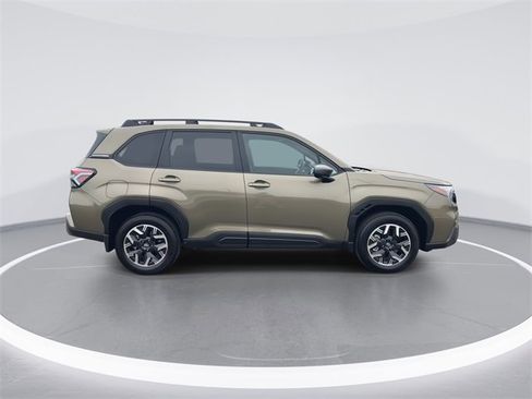 New 2025 Subaru Forester Premium image 9