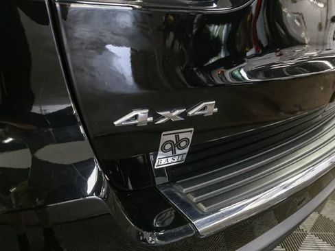 Used 2019 Jeep Grand Cherokee Limited AWD/4WD image 10